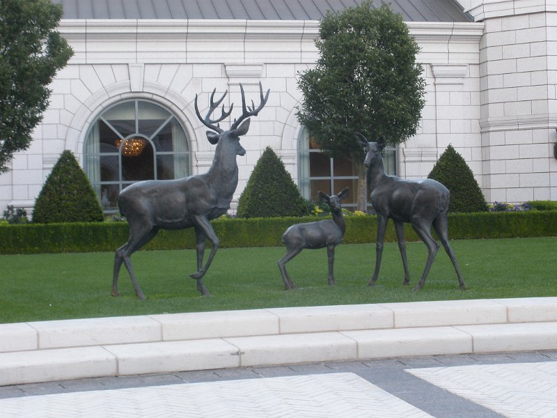 Trip (4).JPG - Statues at the hotel "The Grand America" in Salt Lake City, Utah.